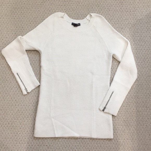 A Pea in the Pod Maternity Sweater - Picture 1 of 3